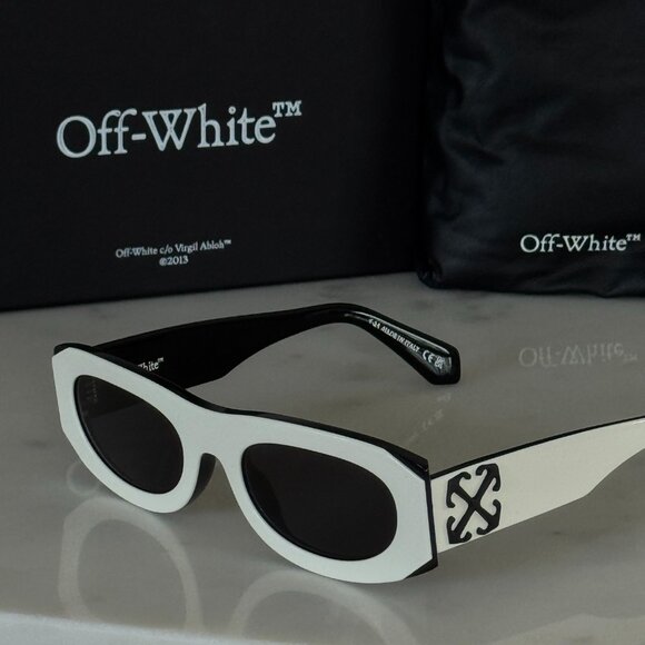 Off-White ORLANDO Women Sunglasses White Black Grey Oval OERI13O ORLANDO 0107 - Picture 2 of 15